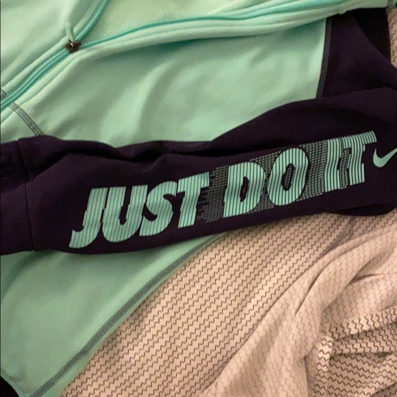 Nike Women’s Full Zip Jacket - Picture 3 of 3